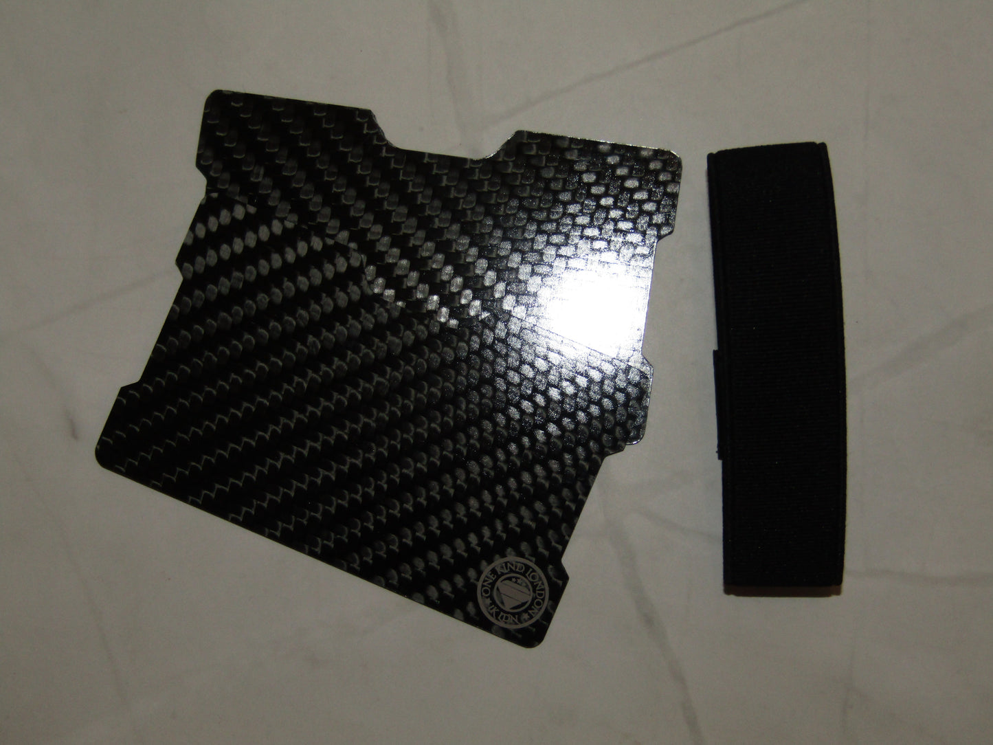 OneKind Carbon Fibre Card Holder - Gift Boxed